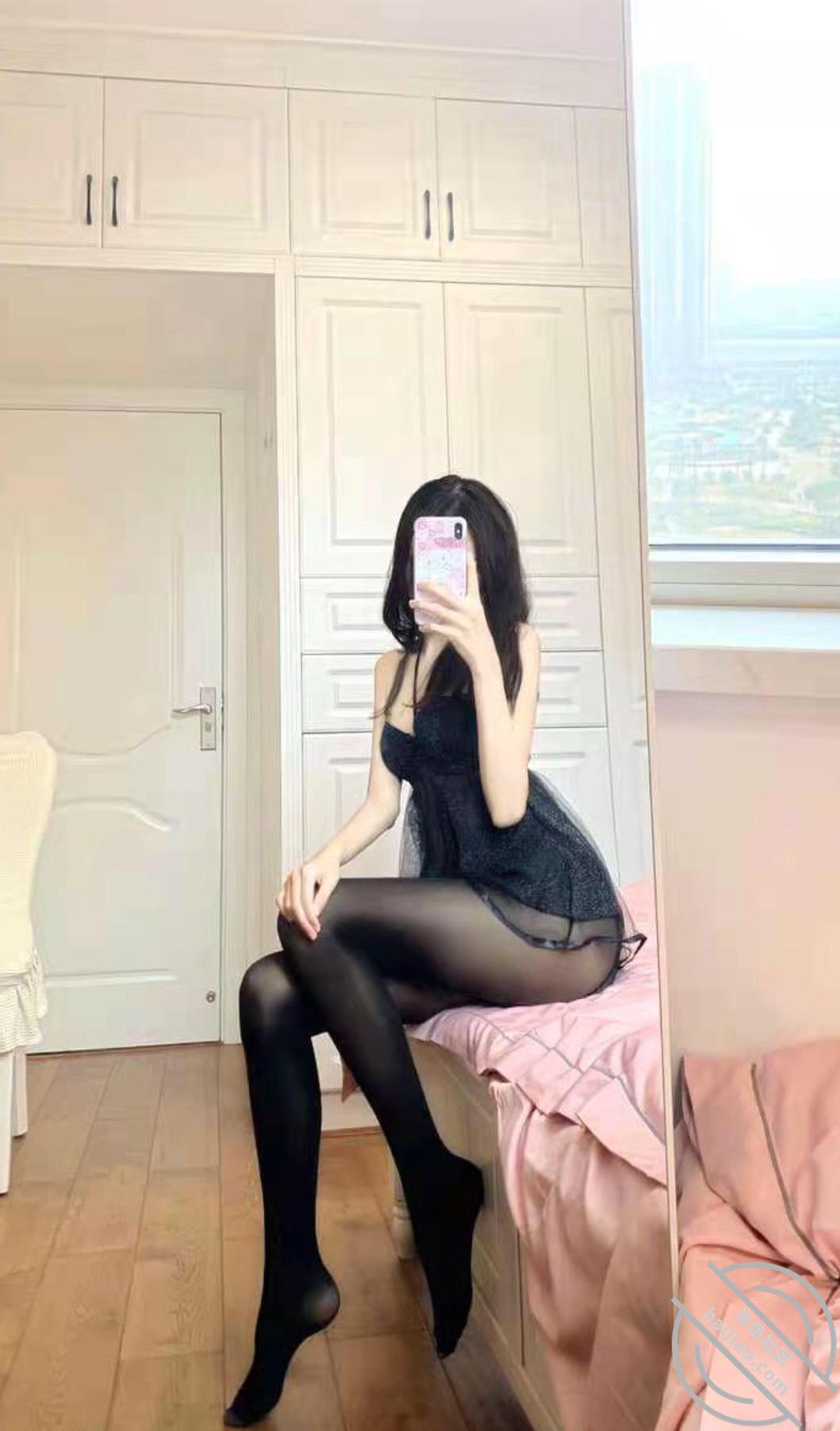 4f20ec5590dda46bbf7eef0a0850b901.jpg